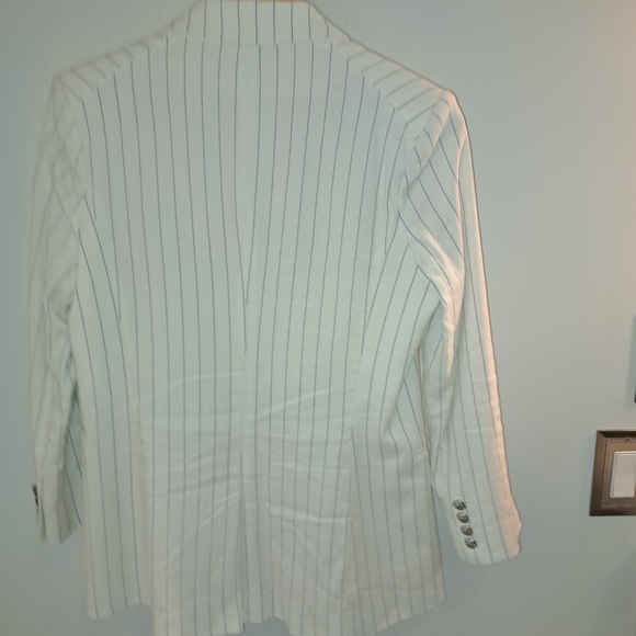 Veronica Beard Linen pinstripe Blazer in size 8. - Picture 2 of 2